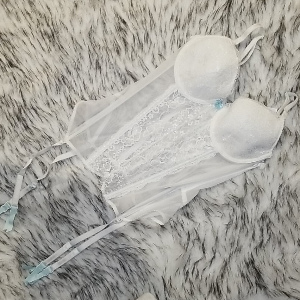 Say I Do! NWT Victoria's Secret Corset Top 34C